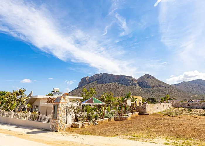 Renas Secret Garden House