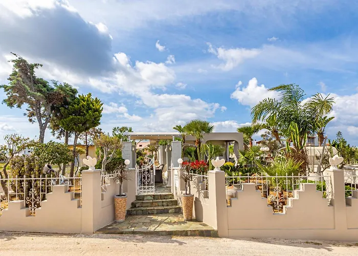 Renas Secret Garden House